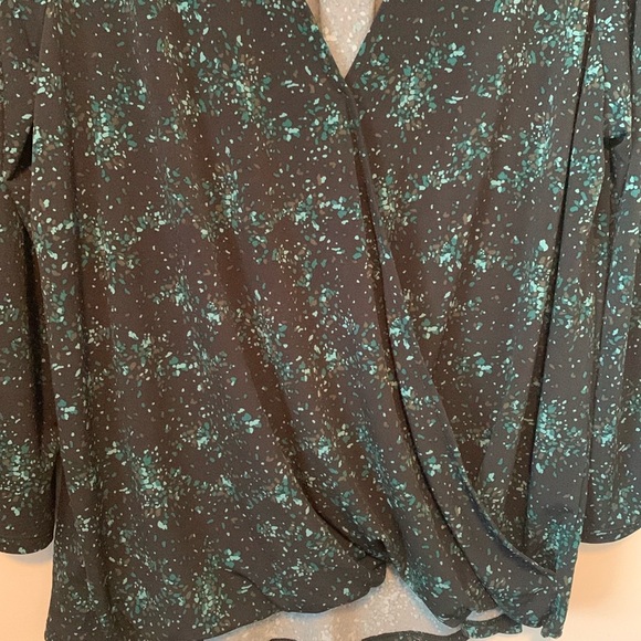 41 Hawthorn Mock Wrap 3/4 Sleeve Black & Green Blouse Size XL - Picture 2 of 6